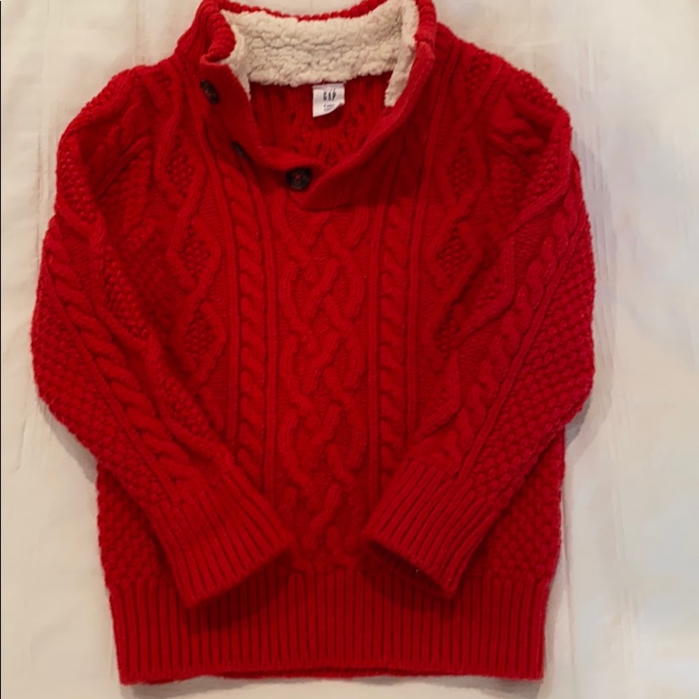 Gap sweater